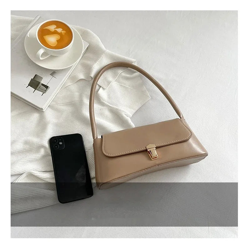 Corehide™ Women's Shoulder Bag Handbag Retro Baguette Bag Underarm Bag Fashion New Hand Shoulder Bag