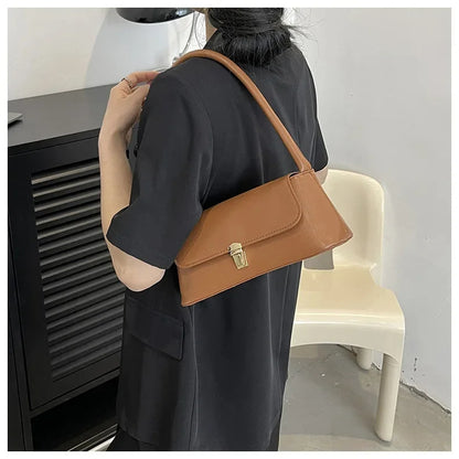 Corehide™ Women's Shoulder Bag Handbag Retro Baguette Bag Underarm Bag Fashion New Hand Shoulder Bag