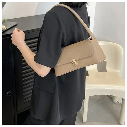 Corehide™ Women's Shoulder Bag Handbag Retro Baguette Bag Underarm Bag Fashion New Hand Shoulder Bag
